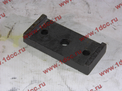 Пластина скобы крепления переднего стабилизатора H HOWO (ХОВО) WG880680027 фото 1 Волгоград